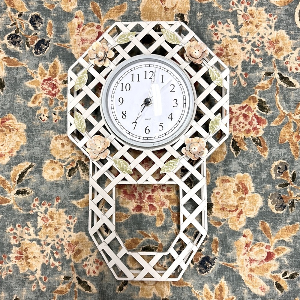 Vintage Kirch | Wall Clock White/3D Floral Appliqué Metal Lattice - Picture 2 of 16